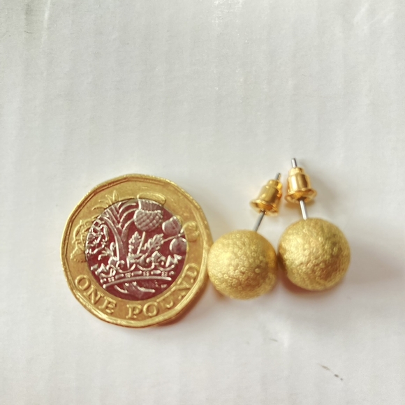 BNWT Golden Ball Stud Earrings - Imitation Gold - Affordable Luxury - Picture 3 of 6